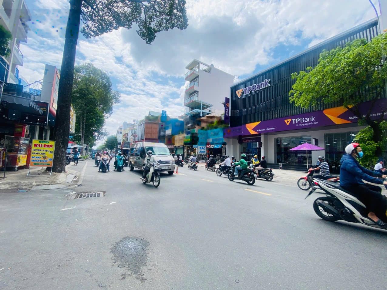 Nhà mặt tiền vị trí ngay Đường Tô Hiến Thành gần Big C Quận 10