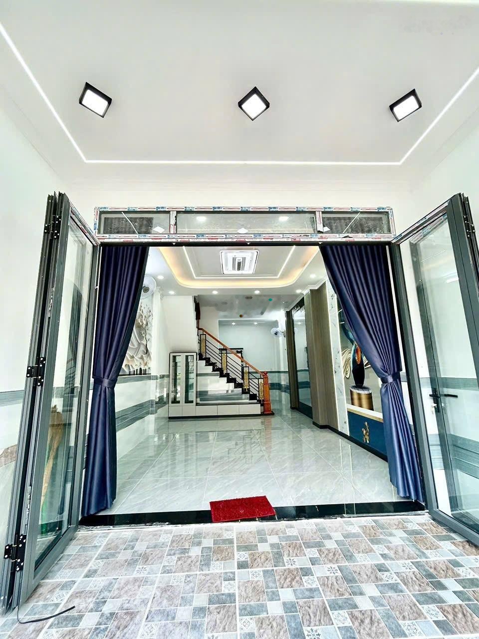 Bán gấp nhà Mặt tiền Kinh doanh gần Chợ Qui Đức giá 1 tỷ 700 Sổ hồng riêng, hoàn công đầy đủ