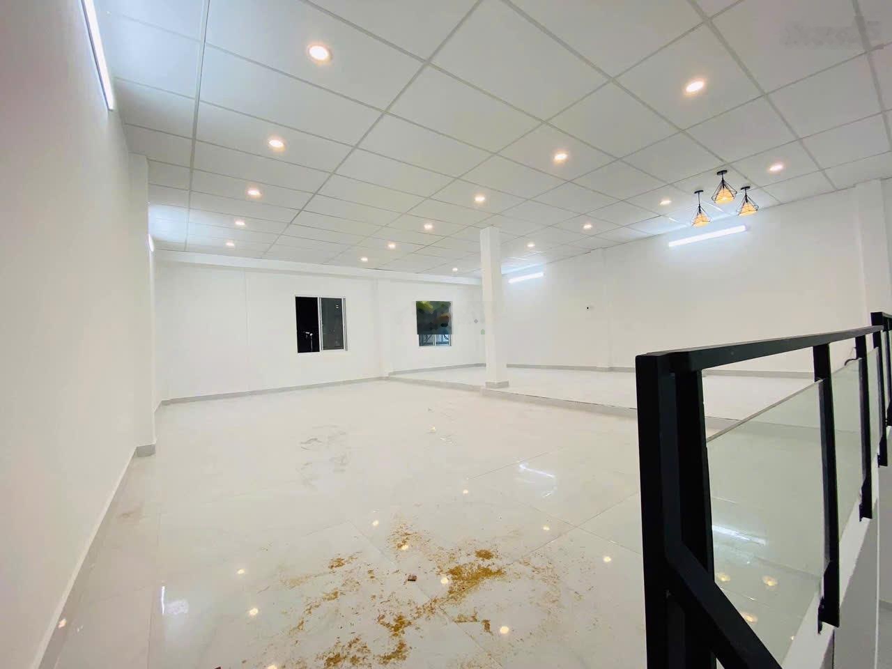 Cho thuê nhà mặt tiền 85 Nguyễn Cư Trinh Quận 1