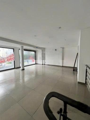 Chỉ 65tr, ngang 8m! Cho Thuê Nhà Mặt tiền Thương Hiệu Quận 1- 3 tầng trống suốt