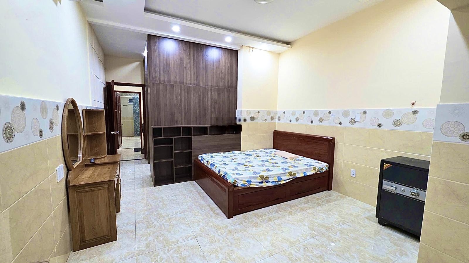 Nhà đẹp lô góc, nở hậu, KO LG QH - Điện Biên Phủ - 3.4x17 (49m2), 3 tầng - 20tr/tháng