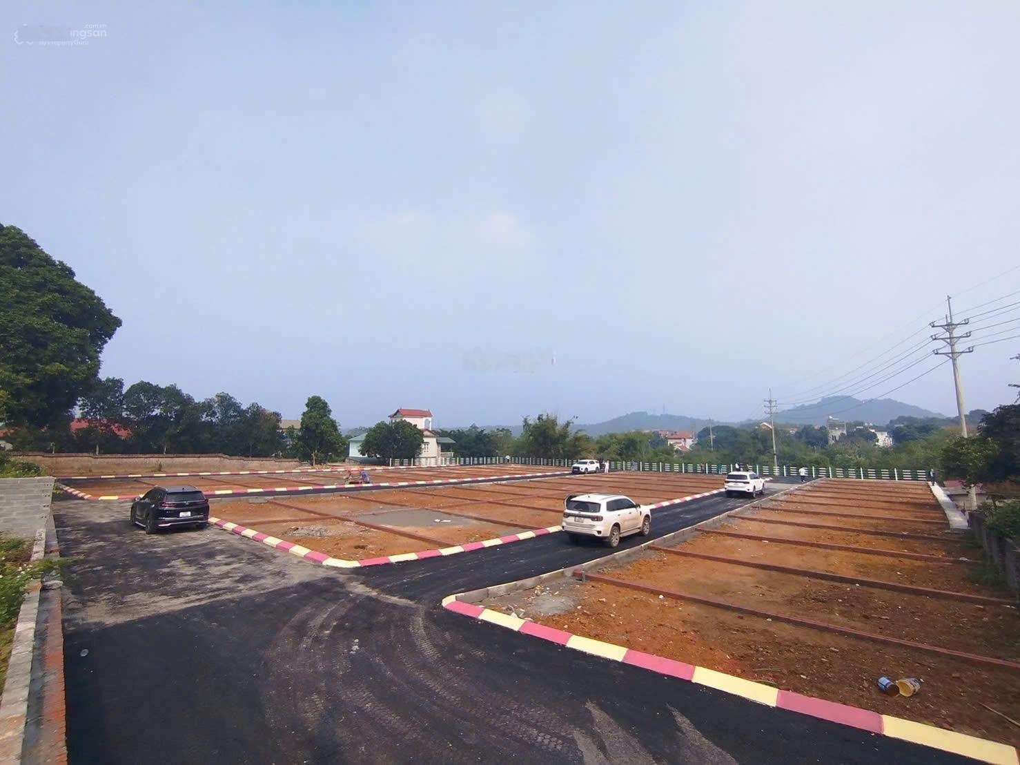 Chính chủ bán 1 lô đất ở phường xuân khanh sơn tây giá nhỉnh tỷ/lô