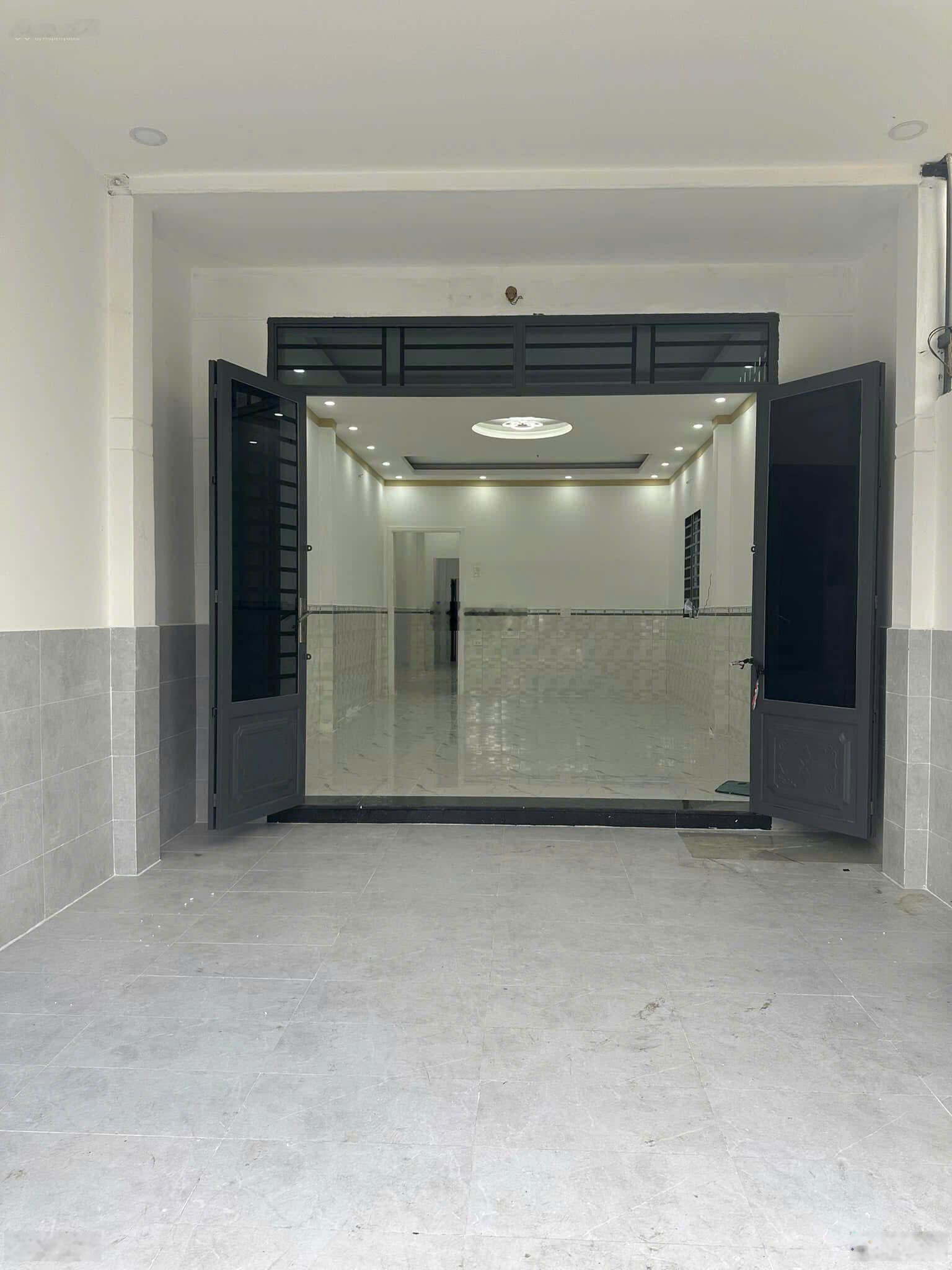 Bán Nhà Mặt Phố đẹp tại Đường Hoàng Phan Thái, Bình Chánh, giá thỏa thuận, 60m2