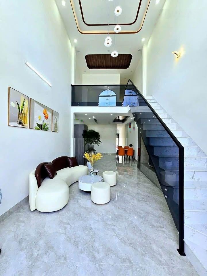 Gấp nhà 1 lửng xây mới - hẻm 1/ - sổ hồng - cách tên lửa 5p - giá 1 tỷ 7