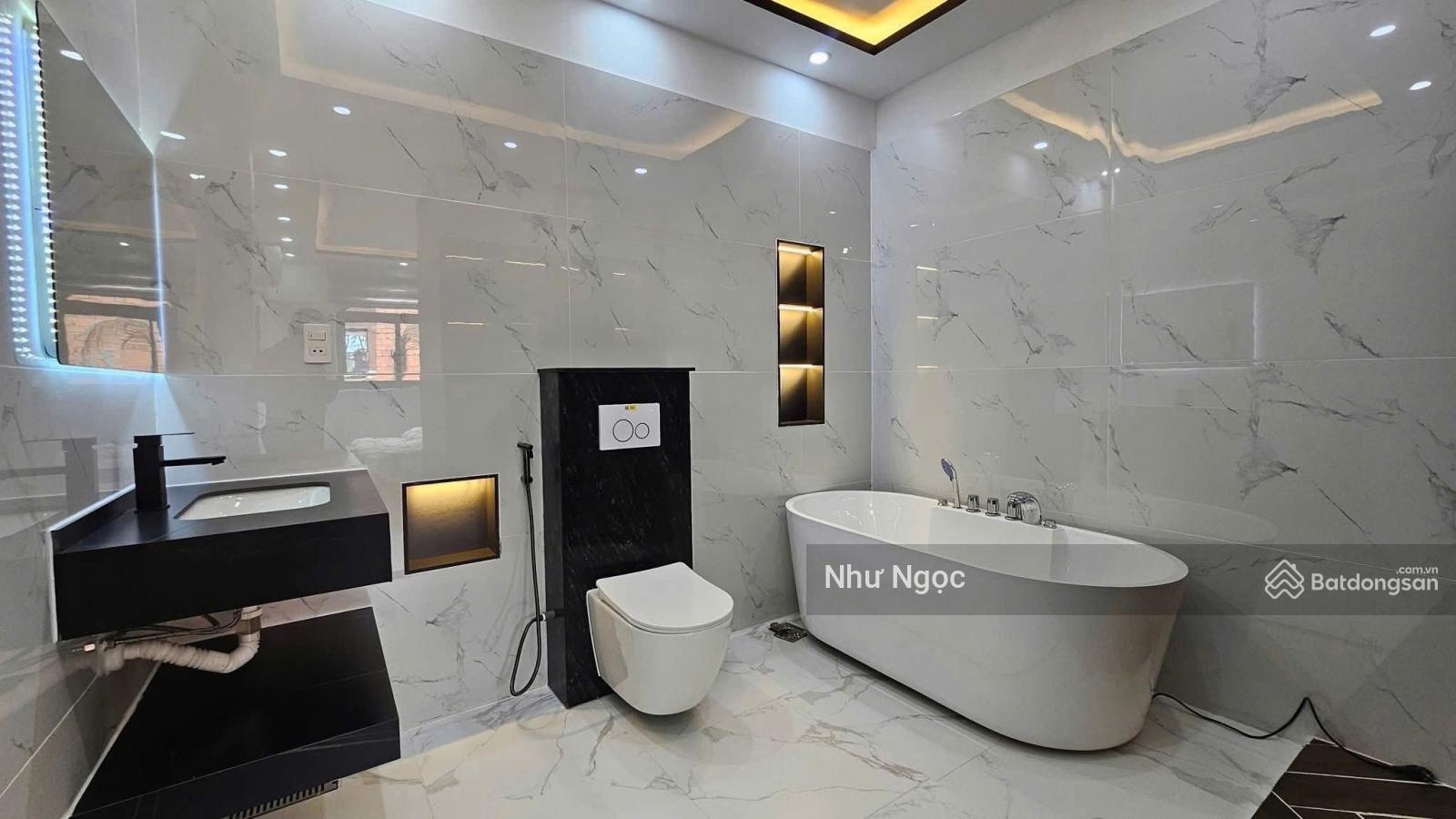 Chính chủ bán nhà sân vườn Trệt Lầu ngay chợ Thuận Đạt, bách hoá Xanh Hưng Long 163,7m2. Sổ riêng