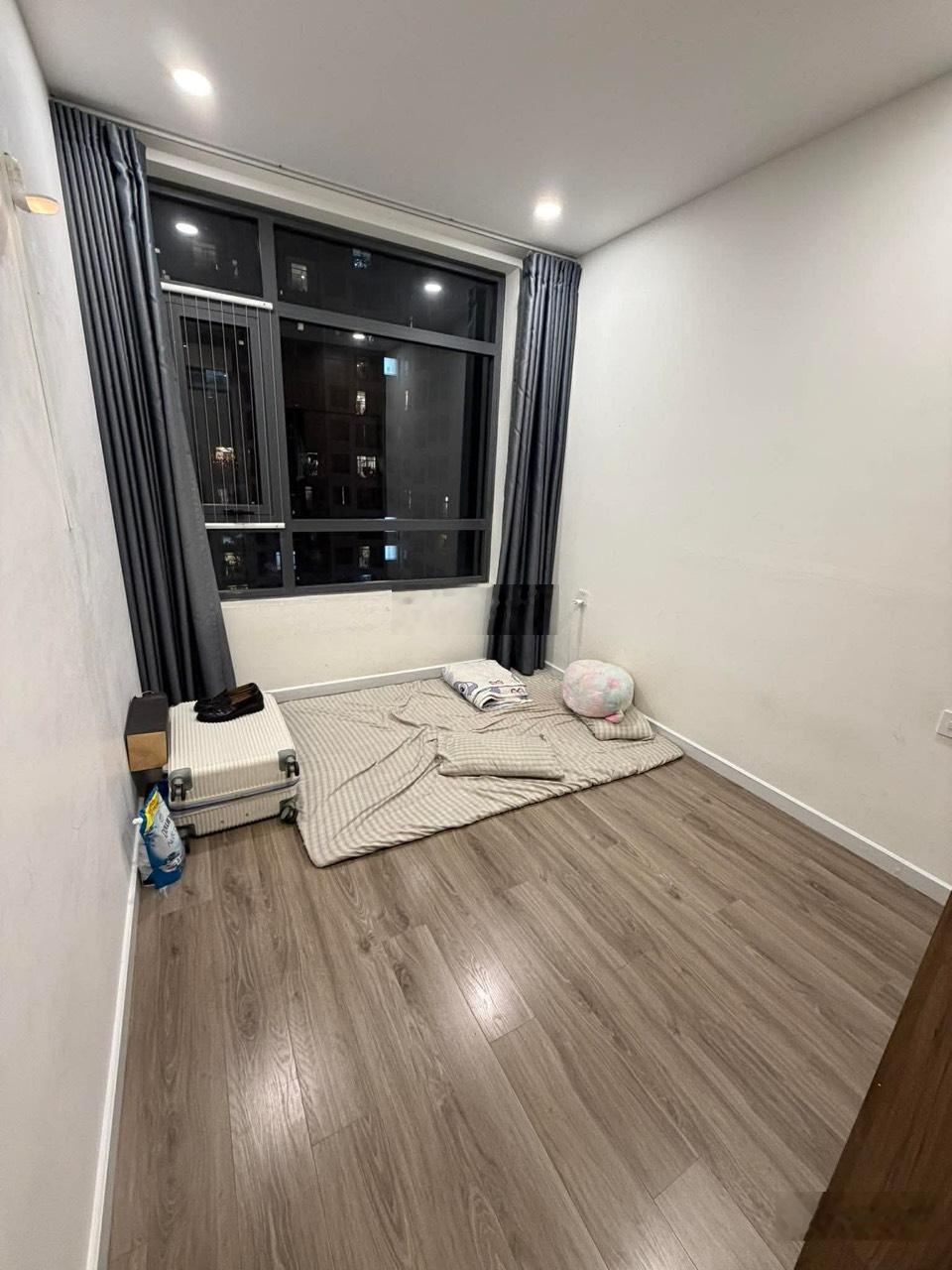 Central Premium Share 1 Phòng Ngủ Có Sẵn Rèm Máy Lạnh Ở Liền Được