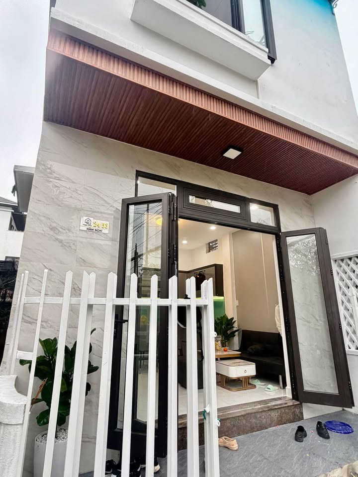 Chào mừng quý khách đến với "Happy House", một chốn đi về bình yên mang đậm phong cách tân cổ điển