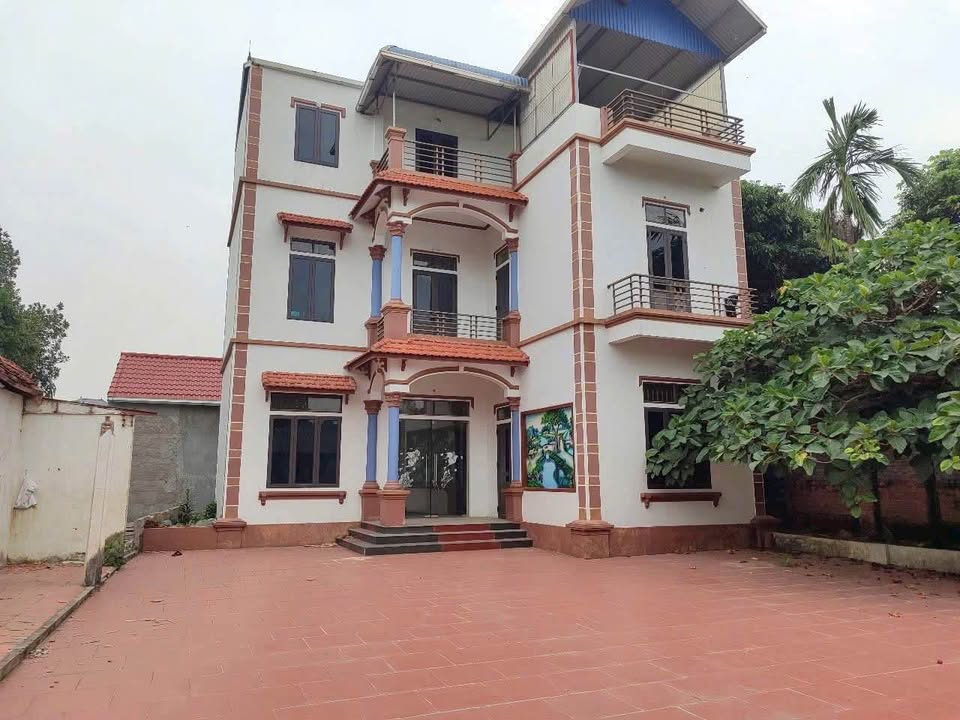 Nhà Xuân Mai vỡ nợ bán gấp, rẻ nhất Miền Bắc, tặng bố mẹ về hưu