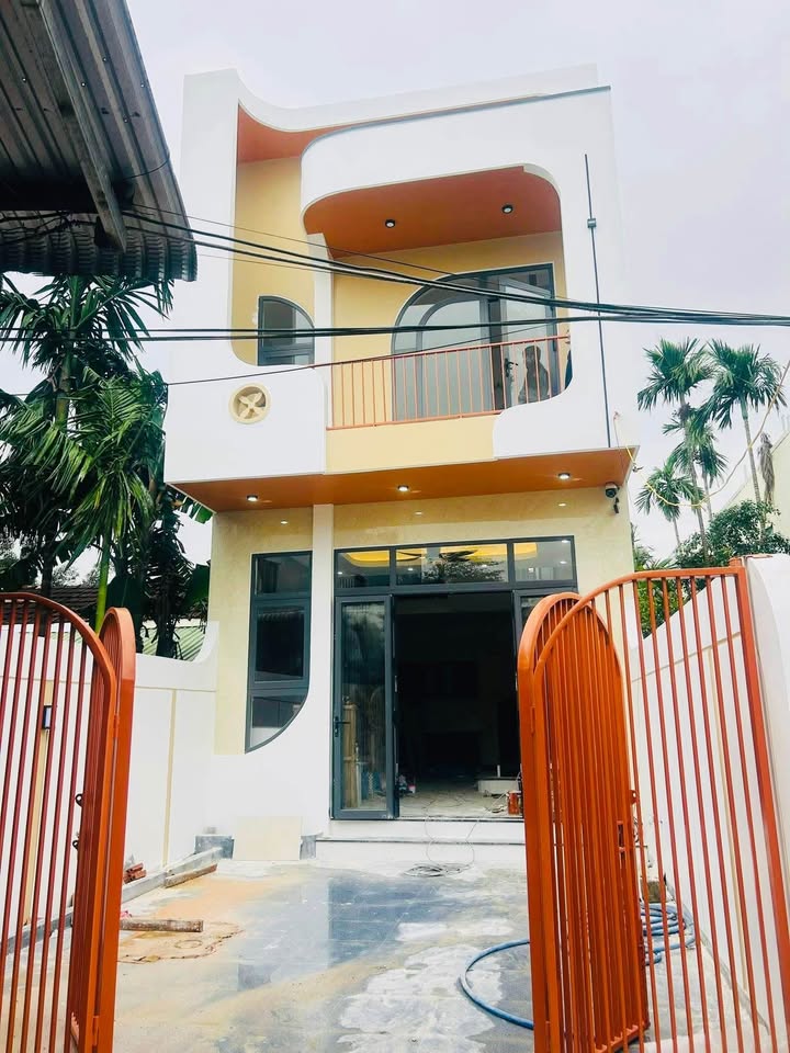 Nhà 2 tầng mới đẹp, hẻm ô tô 4m, Nguyễn Trãi, giá hời như mơ