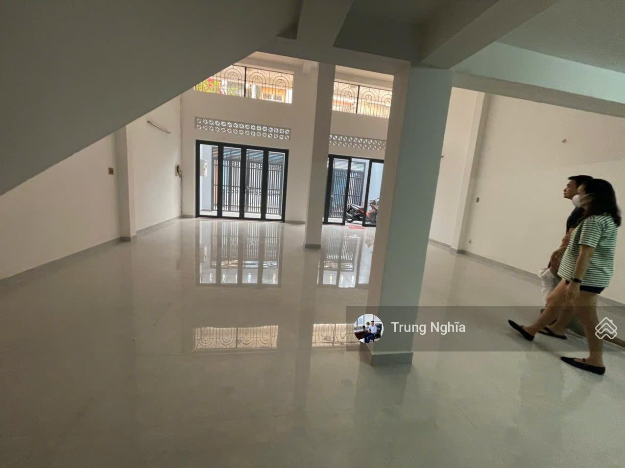 Nhà đường trường chinh diện tích: 8x18m trệt lửng 3 lầu cho thuê