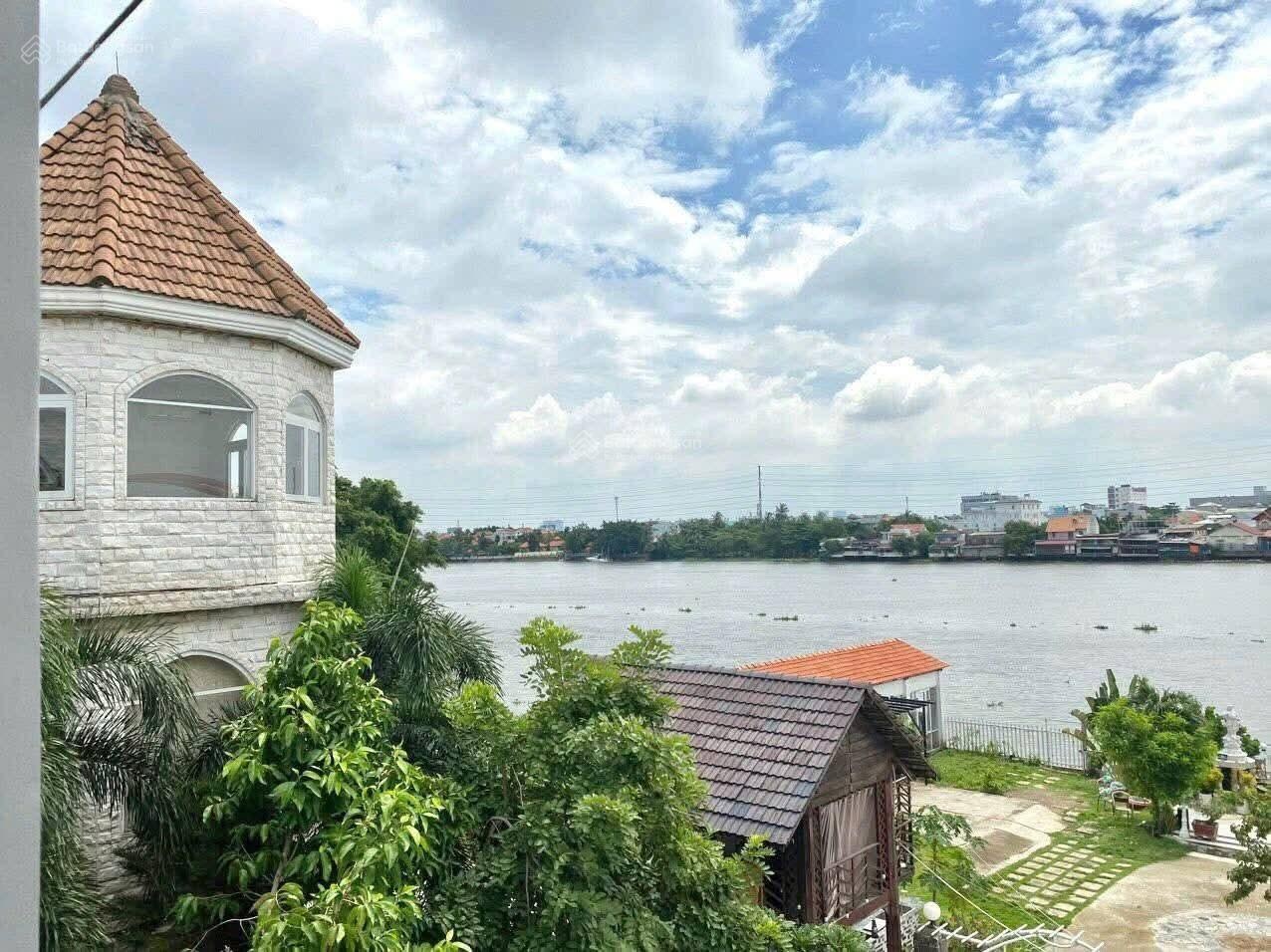 Hot! Cho thuê nhà riêng 5PN, 4WC tại Bình Lợi, Q. Bình Thạnh, 26 triệu, 100m2