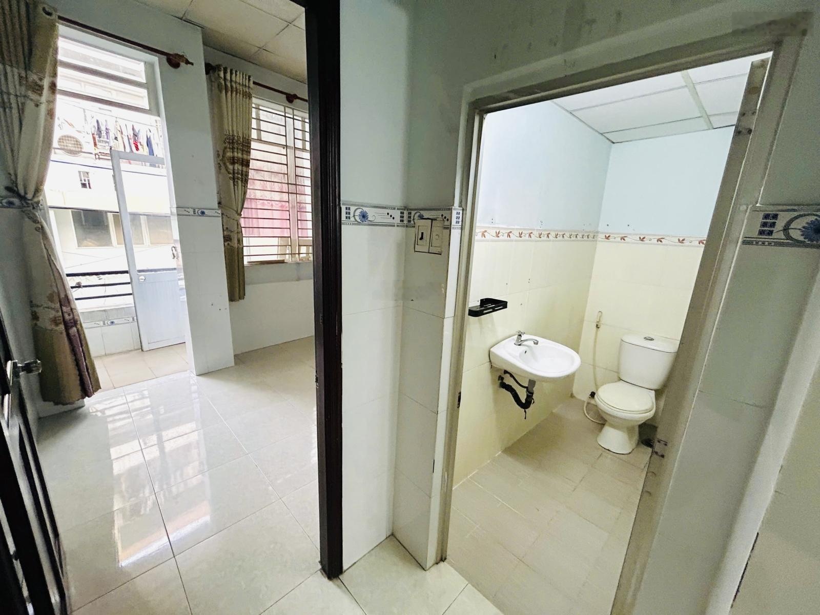 Cho thuê nhà 1 trệt 1 lầu Tân Kỳ Tân Quý 3PN, hẻm xe tải, giá 9.5tr còn TL cho khách thiện chí