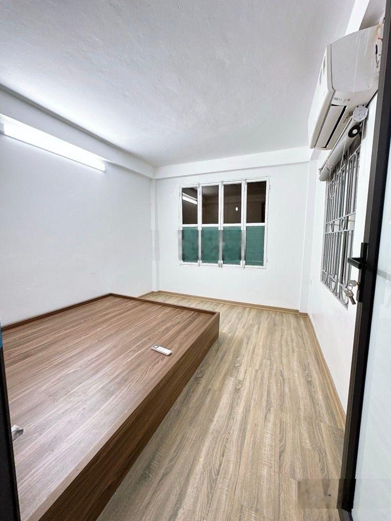 Bán nhà phố Lĩnh Nam 35m2 4 tầng ngõ nông, gần phố không QH