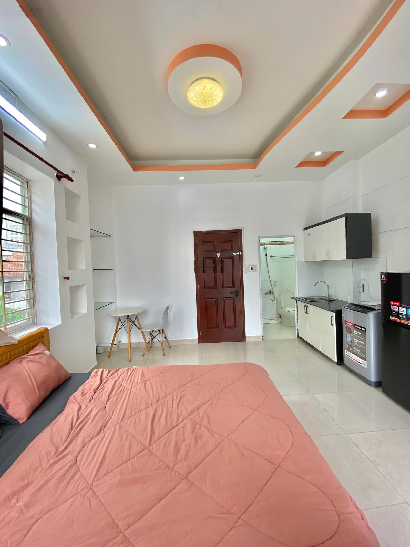 Cho thuê Phòng có Ban Công , máy Giặt Riêng chỉ 6tr8 ngay Trung Tâm Q.Phú Nhuận. Khu ẩm thực PXL