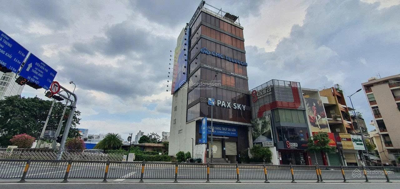 Cho thuê tòa nhà nguyên căn nam kỳ khởi nghĩa, q.3 dt:12x18 kc: hầm 9 tầng sân thượng giá; 500 tr