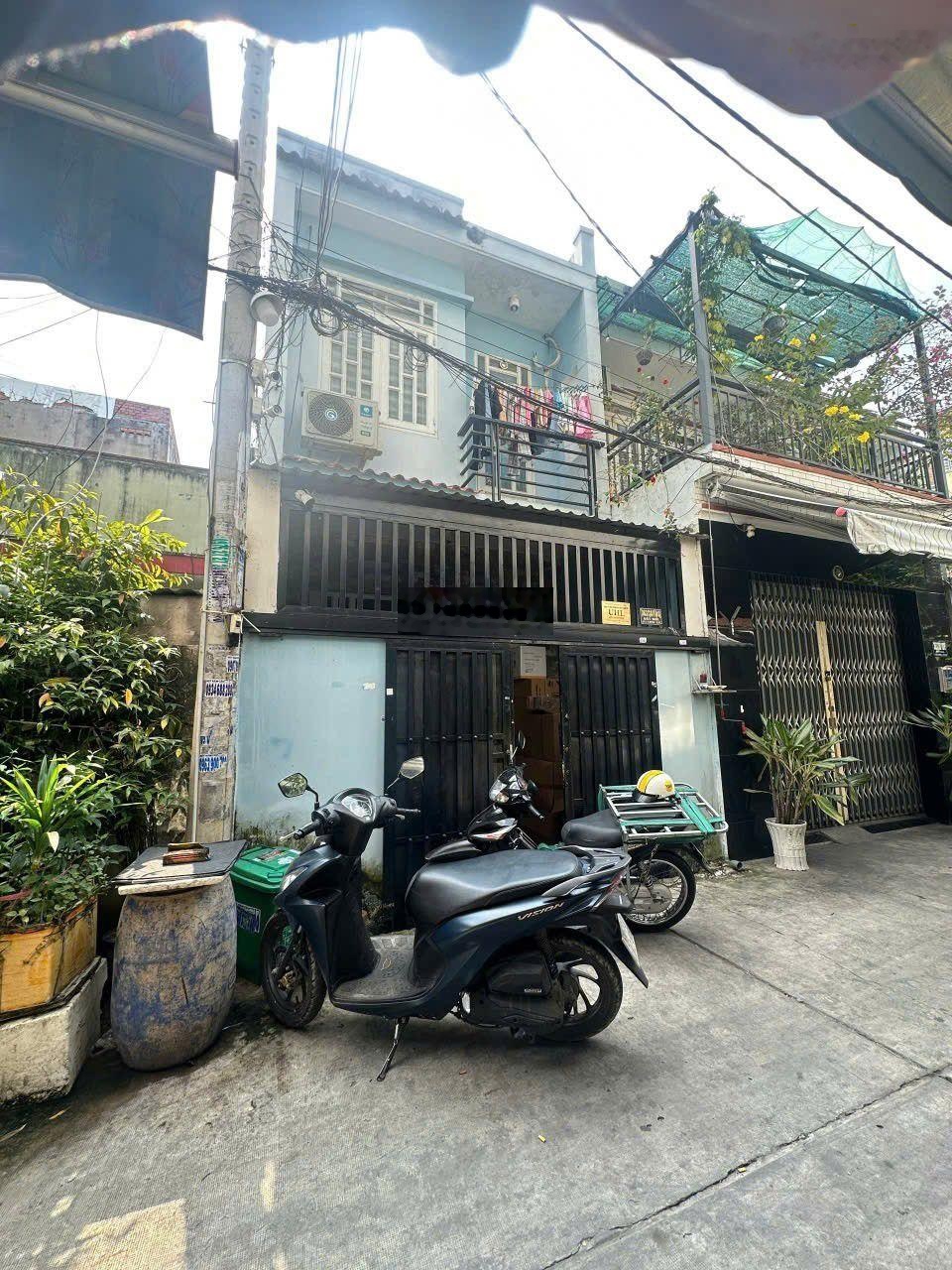 1 tỷ 050 triệu 32m2 nhà 1 lầu ngay TPHCM. Sổ hồng riêng, đường ô tô