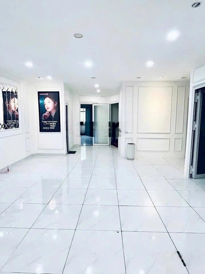 Cho thuê nhà mt nguyễn cư trinh, q1, dt 5x18m (nở hậu 9m), trệt 4 lầu st tm, giá 150tr