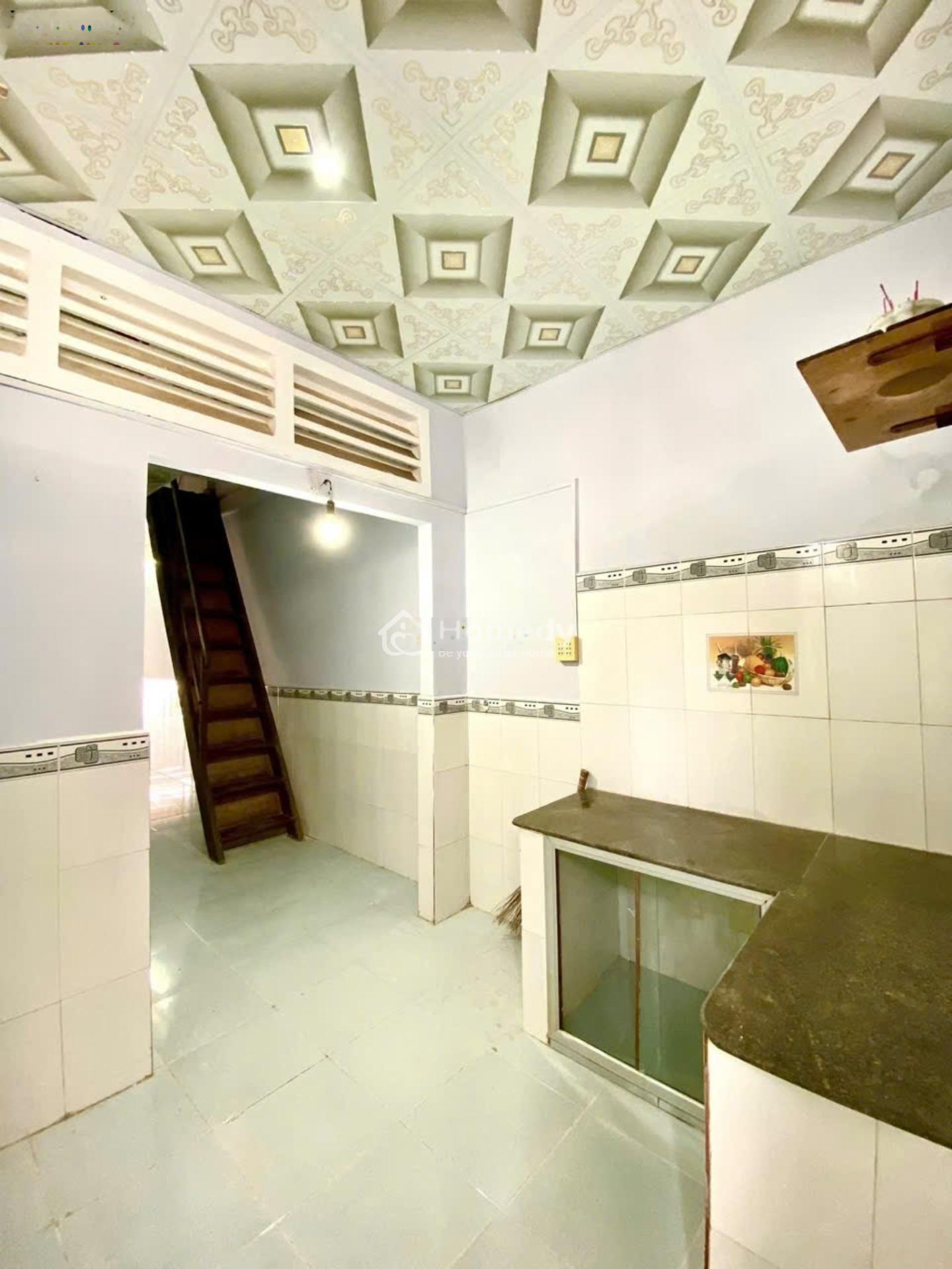 Đang khó khăn cần tiền nên bán nhà cấp 4 , có gác lững ở xã Thới Tam Thôn,Hóc Môn,Sổ Riêng