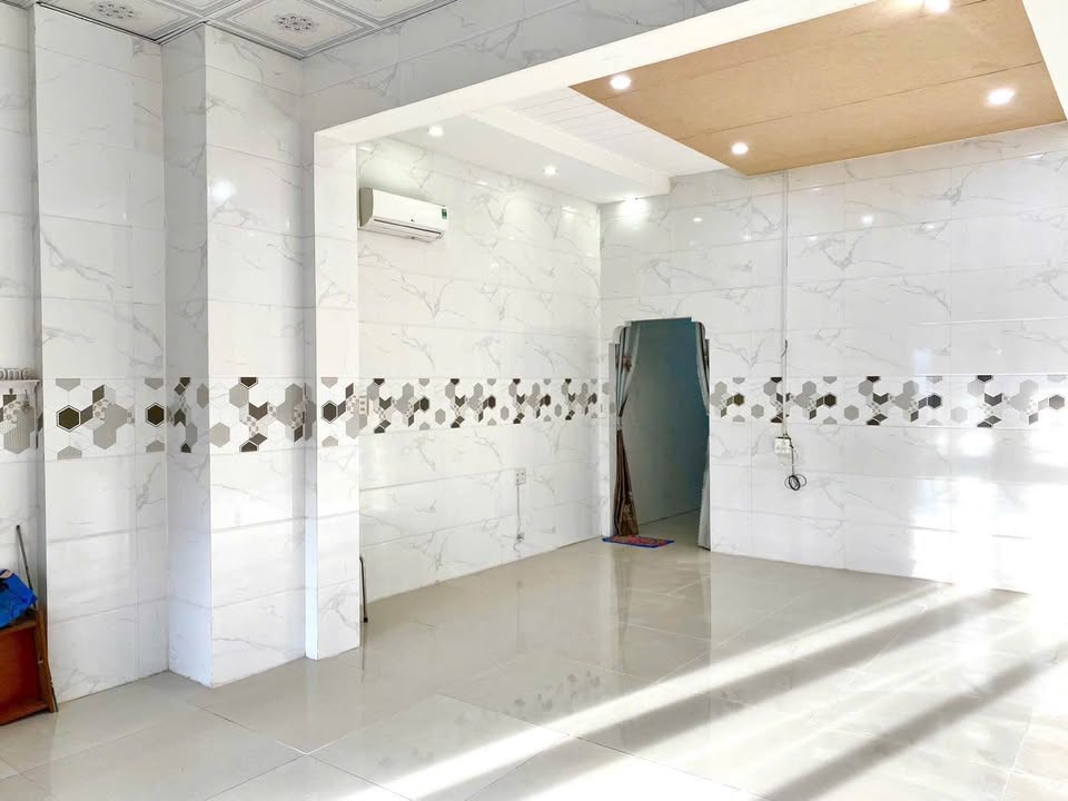 Sở hữu ngay căn nhà phố tọa lạc tại vị trí trung tâm đắt giá bậc nhất đường Trần Bạch Đằng