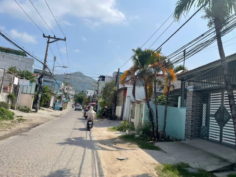 Đất vàng 100m2 ngang 8m, hướng Đông Bắc, chỉ 2,15 tỷ