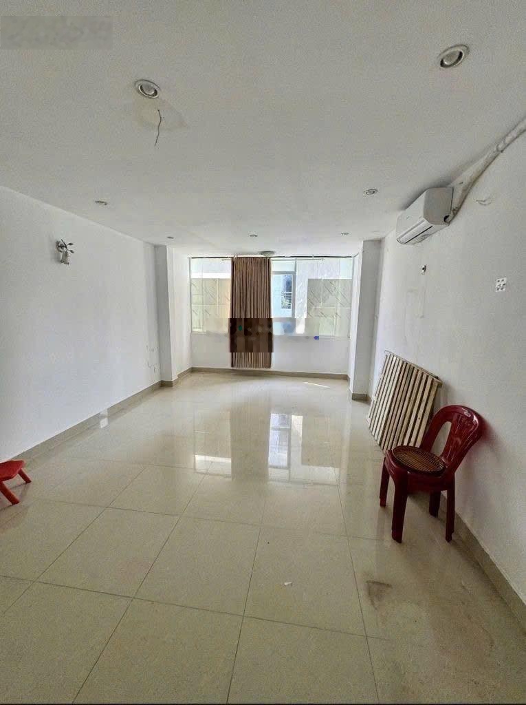 Cho thuê nhà nguyên căn 5PN 5WC đường số 4, Quận 7