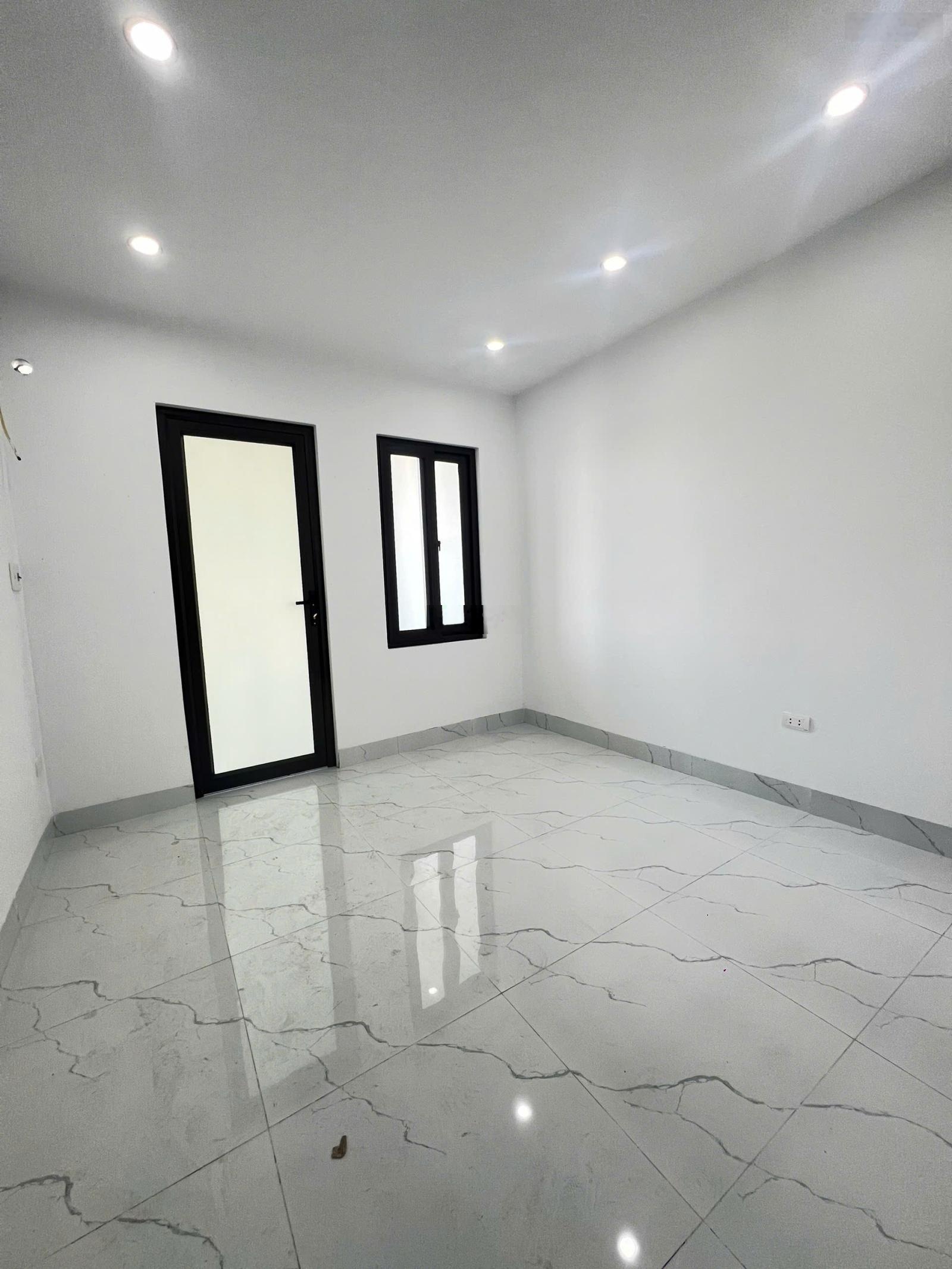 Gía tốt nhất khu vực, nhà 4 tầng 1,5km ra thị trấn Chúc Sơn, 3km đến cầu Mai Lĩnh, xe bus cách 50m