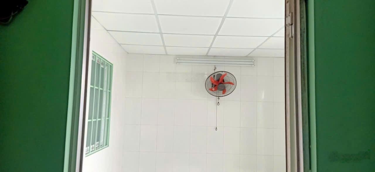 Phòng mới có cửa sổ, hẻm 98 bùi văn ba Quận 7, gần KCX tân thuận