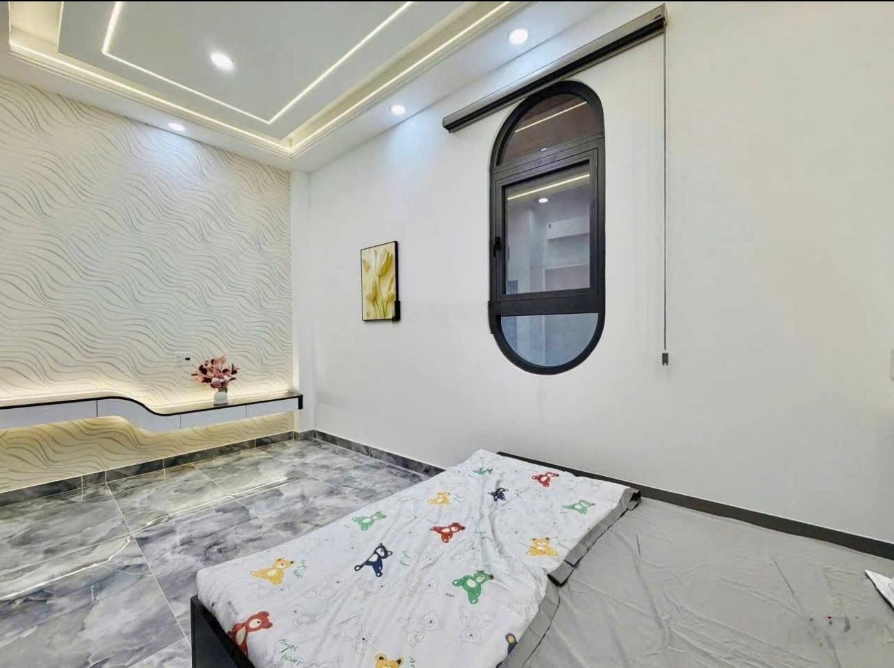 Lên sóng 1 siêu phẩm nằm trên đường Lý Phục Man, Q7 - xe hơi ngủ trong nhà 65,5m2