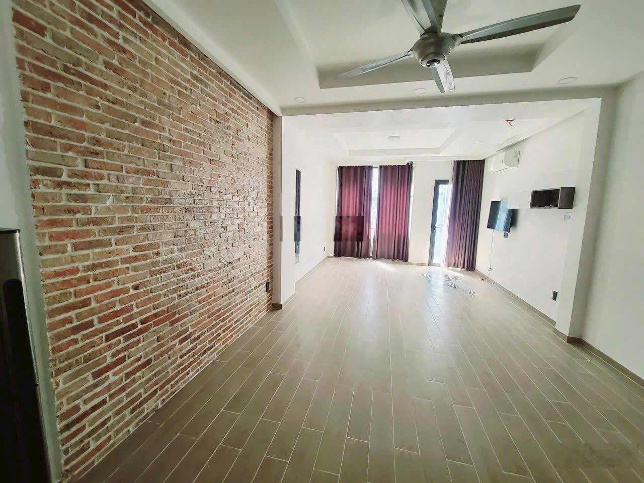 Cho thuê nhà mặt tiền Tô Hiến Thành, Phường 14, Quận 10