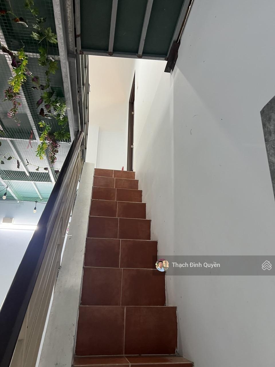 Cho thuê nhà căn góc 1 trệt 1 lầu hẻm 274 Nguyễn Văn Tạo