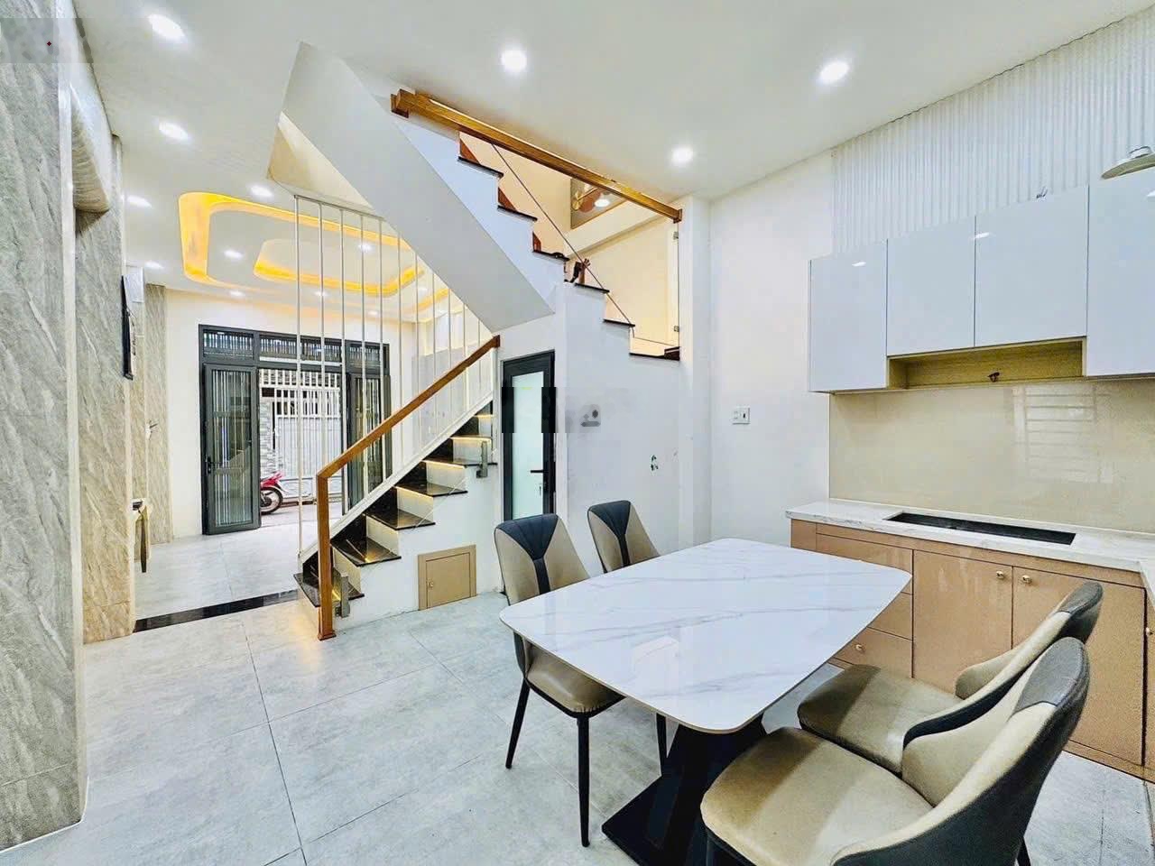 Bán nhanh nhà Lê Trực, P7, Bình Thạnh, (49m2), hẻm ô tô, sổ hồng riêng, chỉ 1 tỷ 870