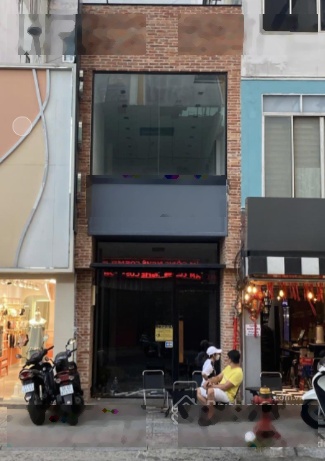 Cho thuê mặt tiền Nguyễn Trãi, Q1 nhà trệt + 1 lầu, sàn trống suốt, vị trí sầm uất 35 triệu/th