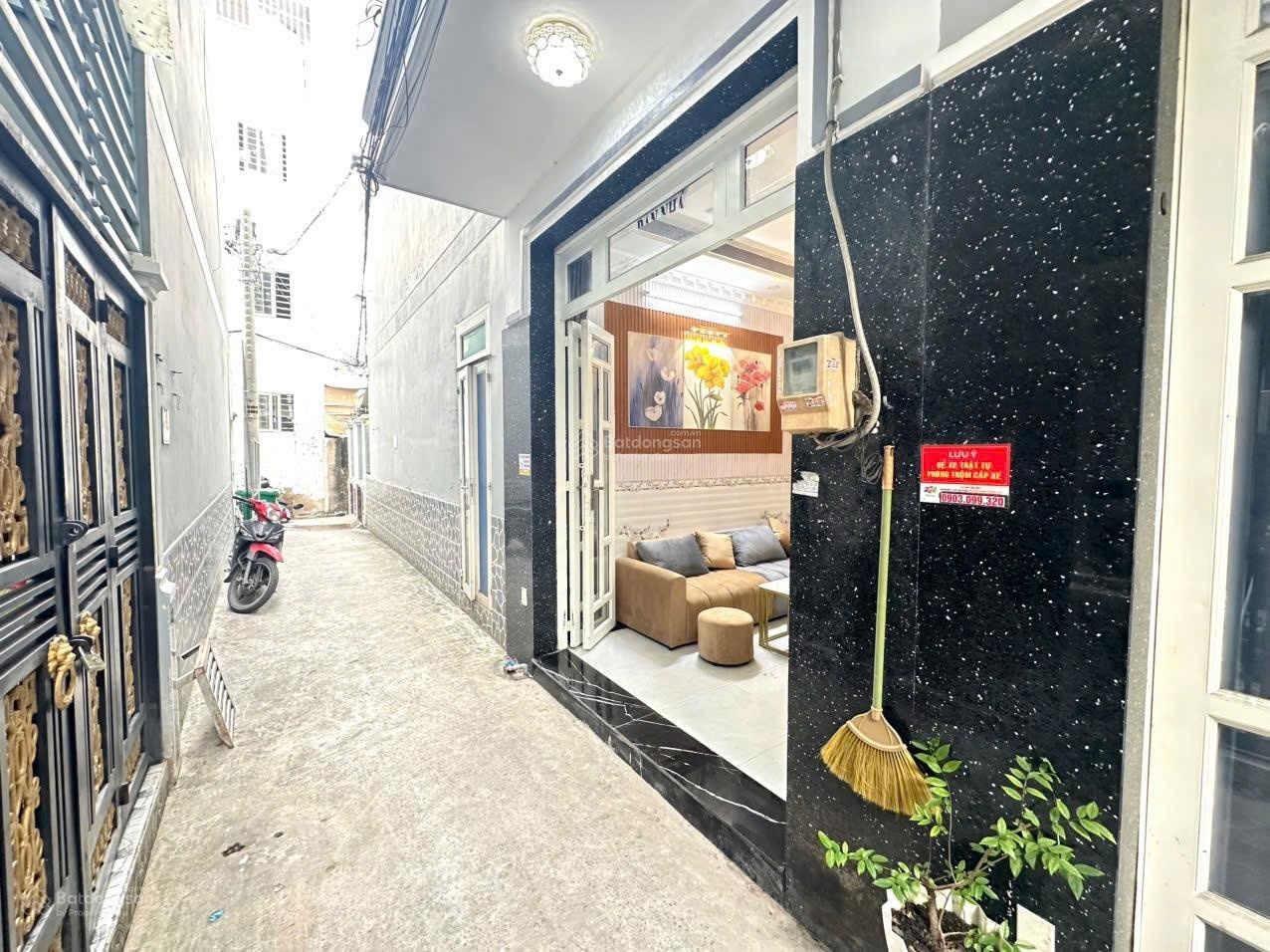 Bán nhà hẻm 2319 Huỳnh Tấn Phát.DT 3x8.XD trệt 2 lầu.2 PN Lớn,3WC.NT Cơ Bản.Giá 1ty879 tr nhà đsh