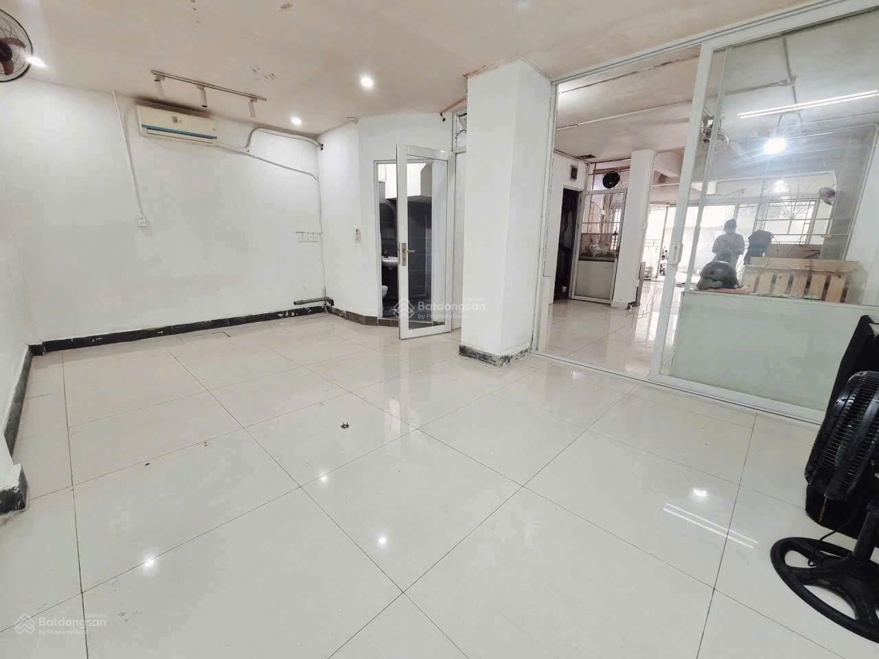 Cho thuê nhà mặt tiền Nam Kỳ Khởi Nghĩa, Quận 3