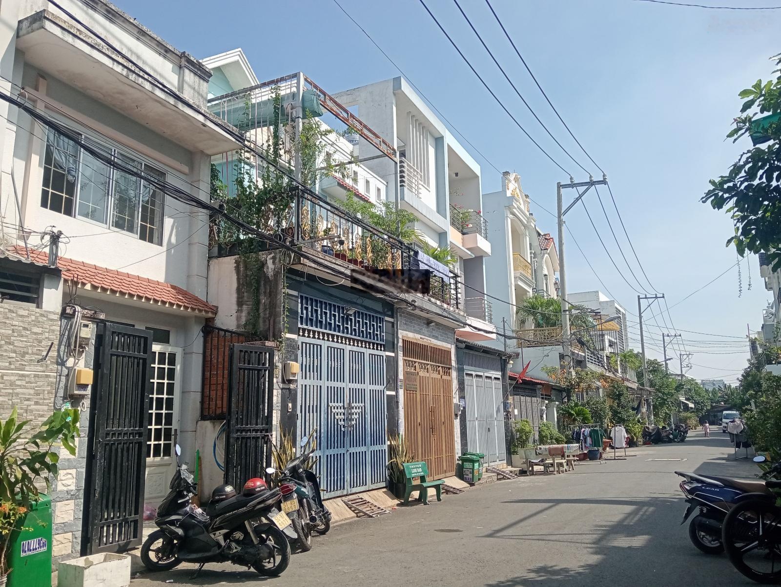 Cho thuê nhà nguyên căn 1 trệt 1 lầu 2 phòng ngủ 2 WC đường 8m Hương Lộ 80 Bình Tân