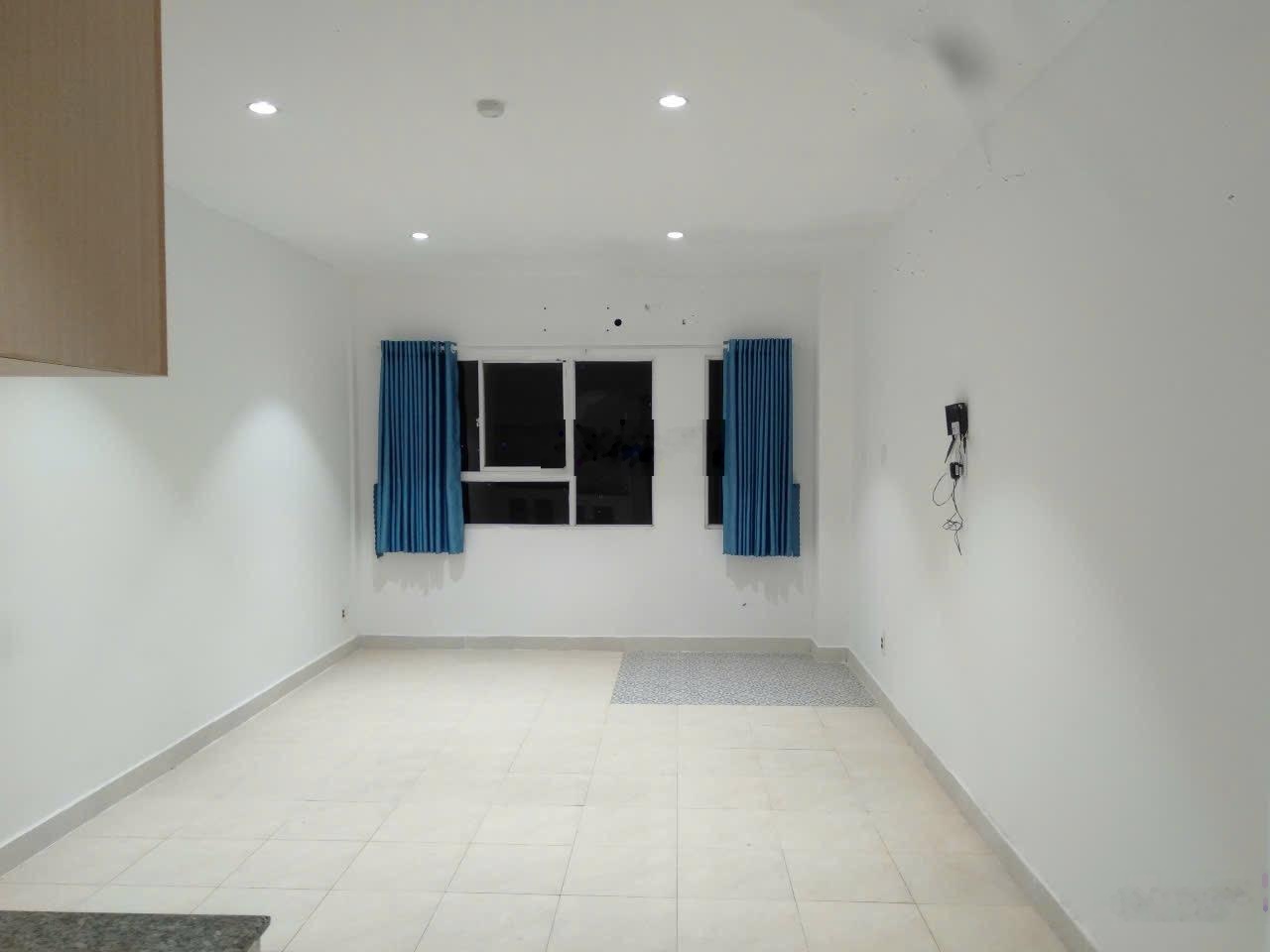 Cho thuê căn hộ tầng 5 thoáng mát ở liền nhà mới sạch sẽ