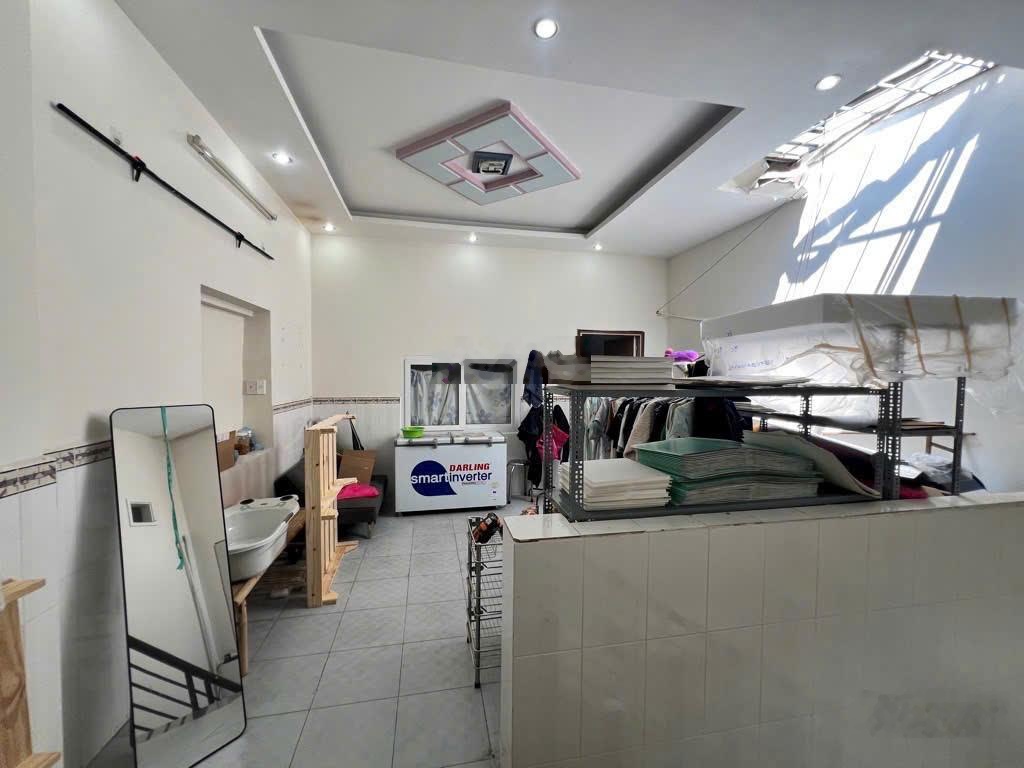 Bán gấp nhà hẻm Tân Thành, P. 15, Q. 5, (48m2), chỉ 2 tỷ 120, hẻm 5m, khu người Hoa, đã hoàn công