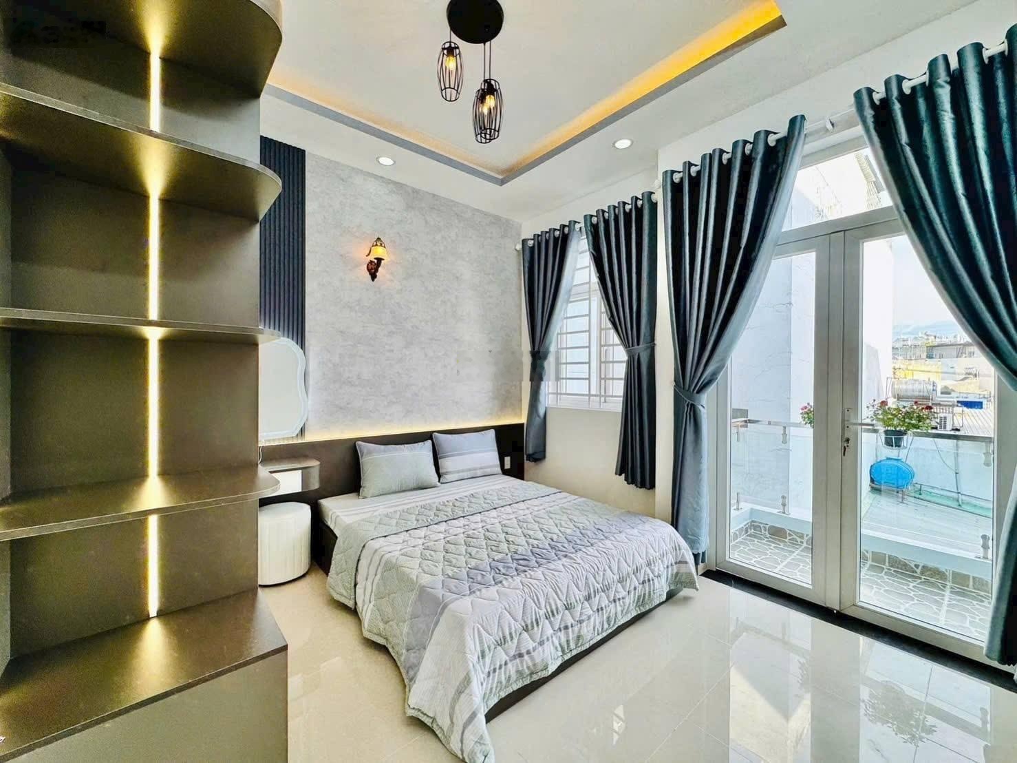 Gấp! Nhà hiếm có đường 4m Tân Thành-Q5. Đang cho thuê 24tr. Gần trường tiểu Học Hùng Vương bán 2tỷ1