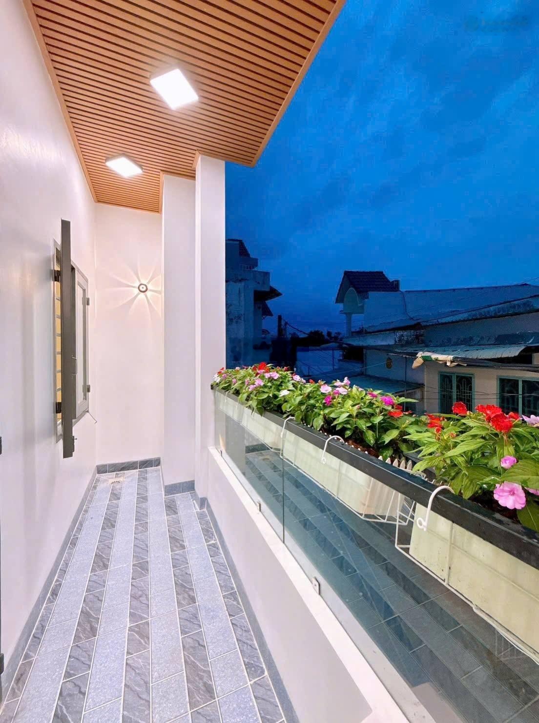 Ra hàng gấp căn nhà HXH Tô Hiến Thành, 49,5m2, siêu hot tại Q10, giá 2 tỷ 880