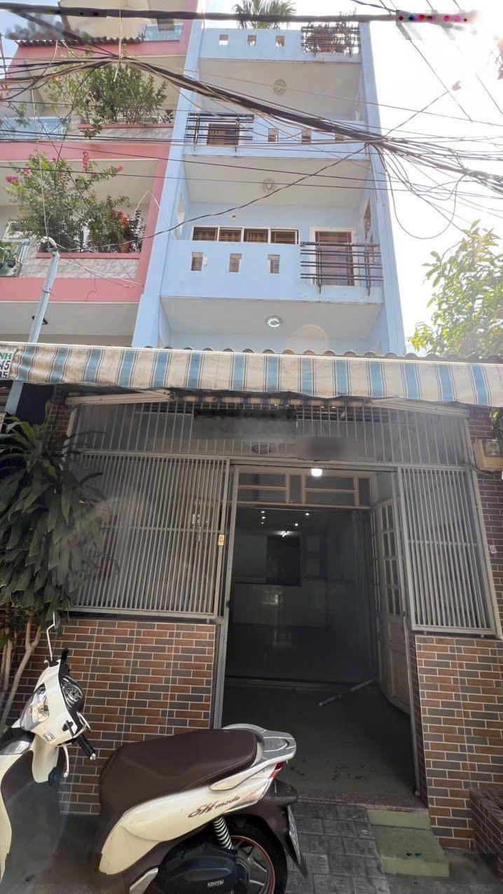 14 triệu - Nhà Nguyễn Sơn 4 tấm, có 5PN, gần Thoại Ngọc Hầu.