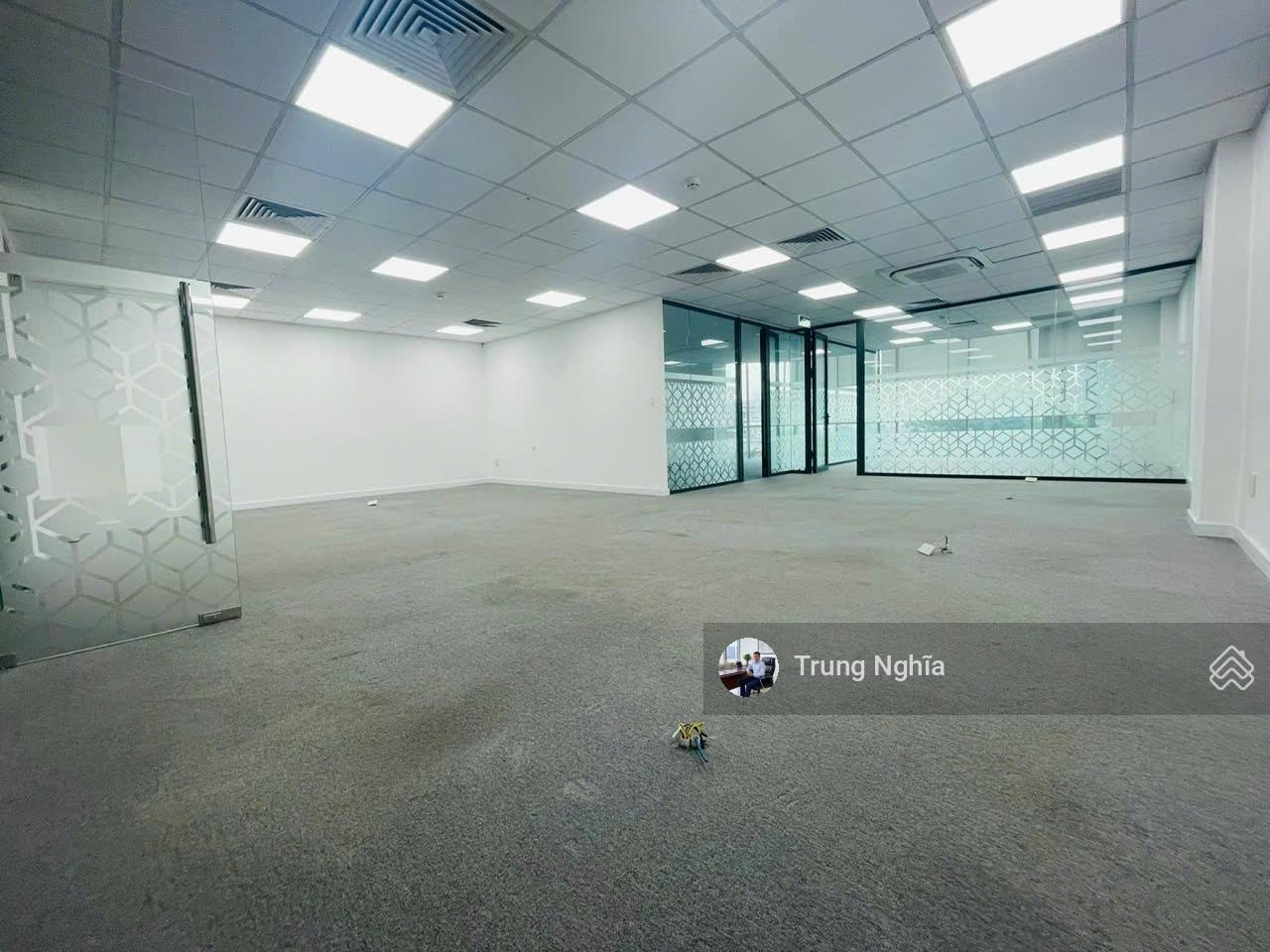 Nhà đường Nam Kỳ Khởi Nghĩa, diện tích: 8x22m trệt 3 lầu cho thuê