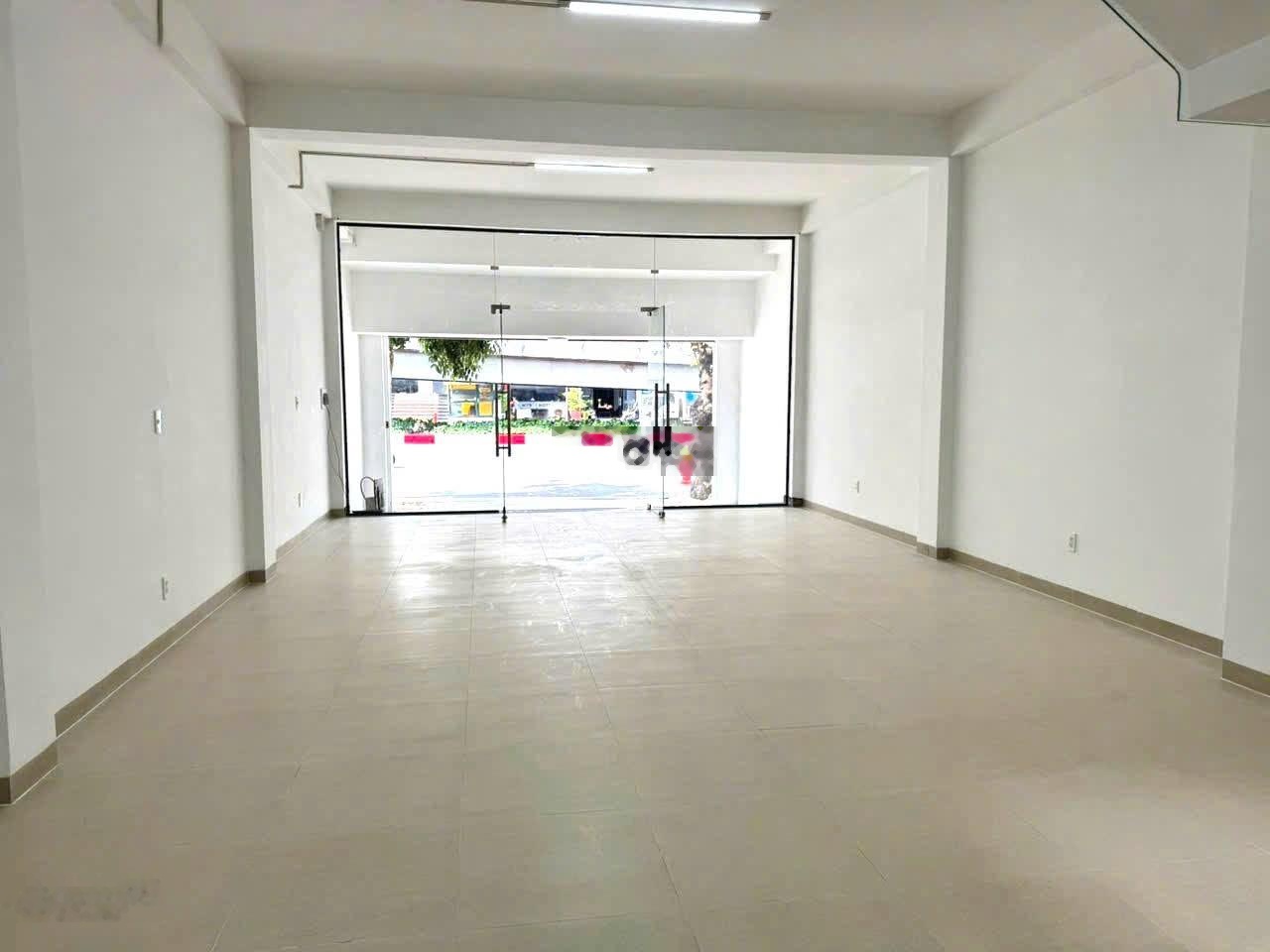 Cho thuê nhà mặt tiền 34 Cộng Hòa, Tân Bình - 6,5x30m - 3 tầng suốt nhà mới đẹp - giá 80 triệu