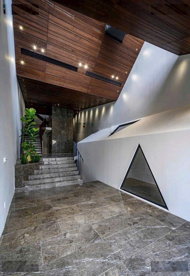 Cho thuê toà nhà 93-95 Võ Thị Sáu, Quận 3 - DT: 6,3 X 20m & 1 hầm 7 tầng - ngay Phạm Ngọc Thạch