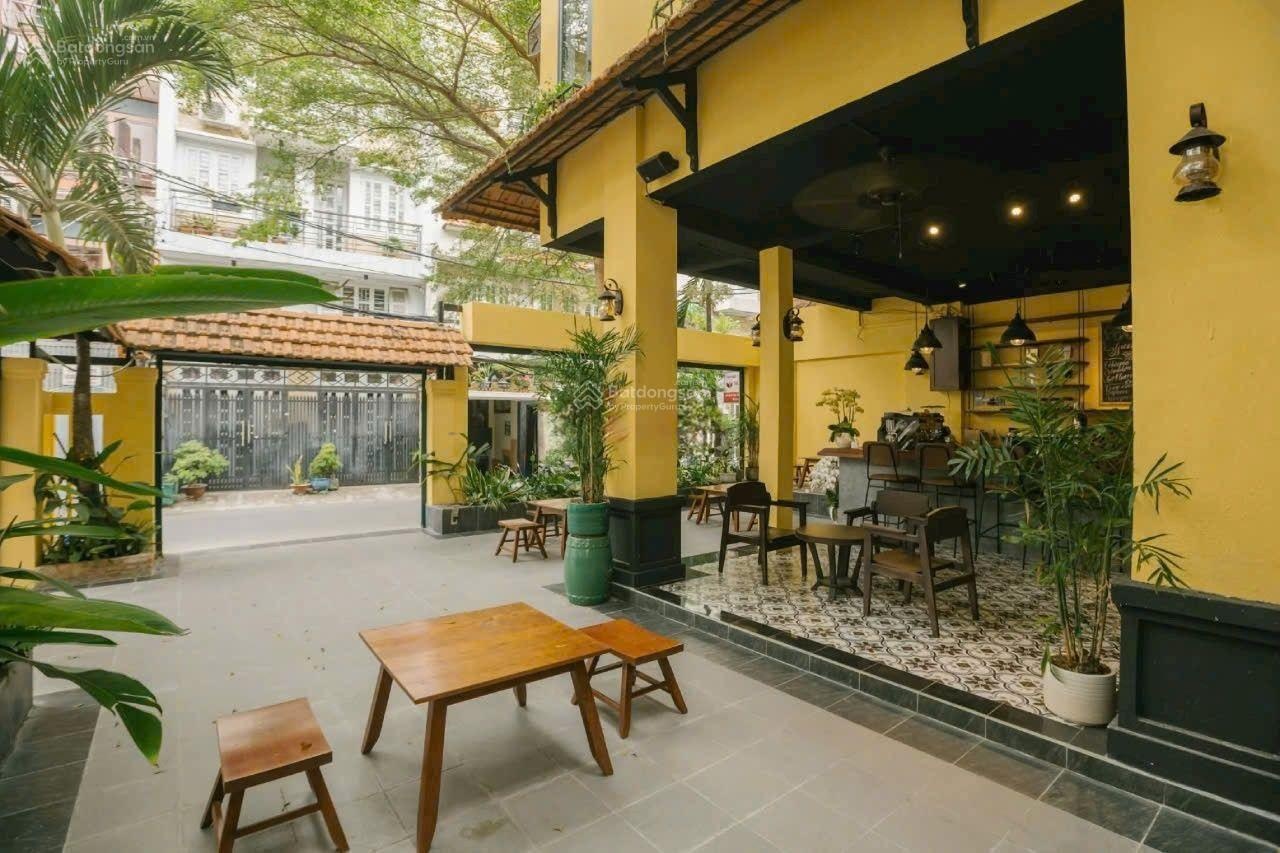 Cho thuê biệt thự góc 2MT Nguyễn Thành Ý, Q.1 - Ngang 18m x 15m - 1 trệt 1 lầu - giá tốt 90tr