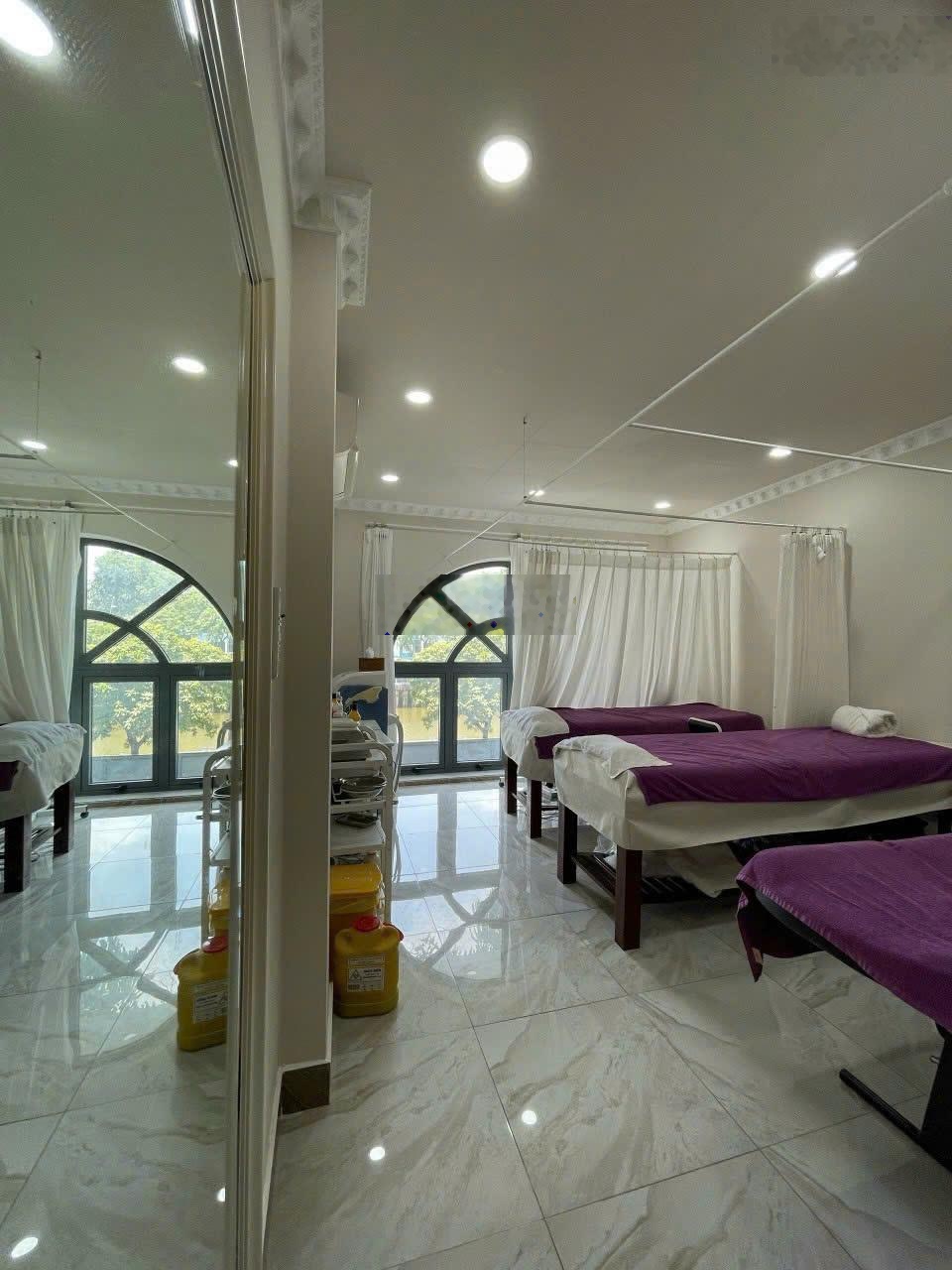 Cho Thuê Nhà Mt Hoàng Sa, P.8, Q3 Dt 4x15m Trệt 5 Lầu, Thang Máy Giá 55tr