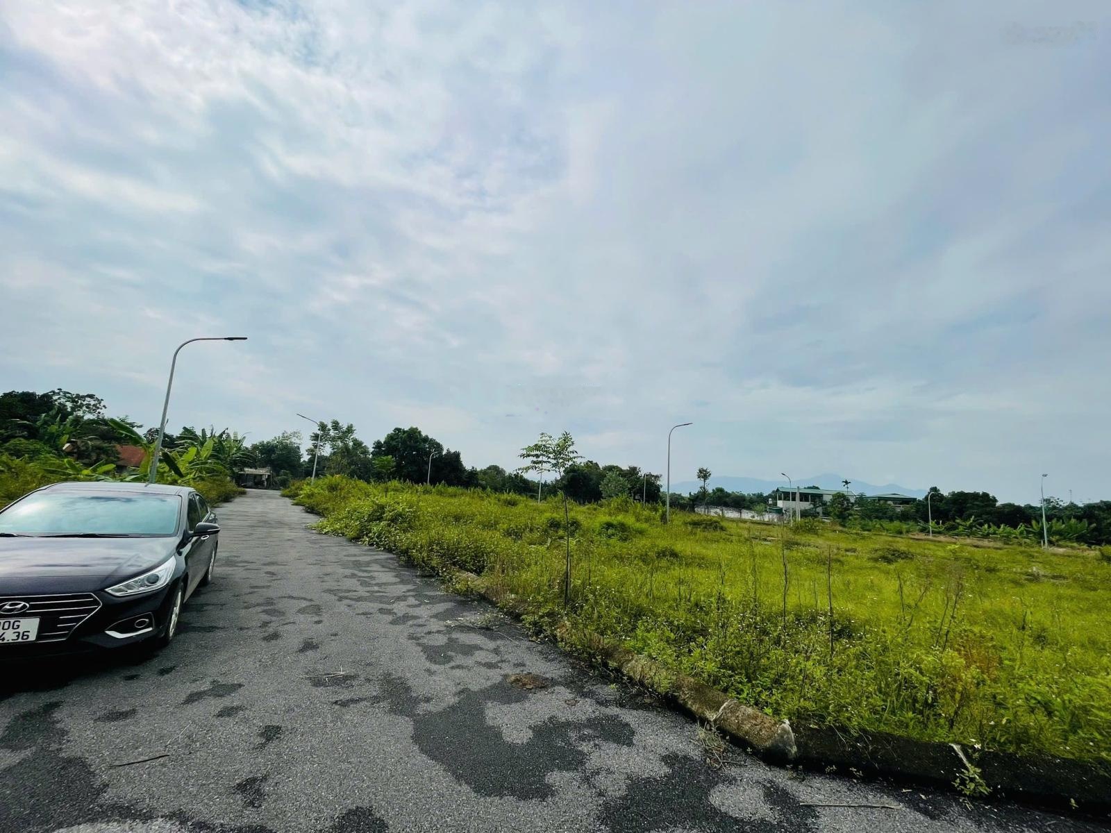 Bán đất nền Hòa Lạc giá tốt chỉ 2 tỷ lô 62.9m2. Đường thông 3 ô tô tránh, LH 0962783980