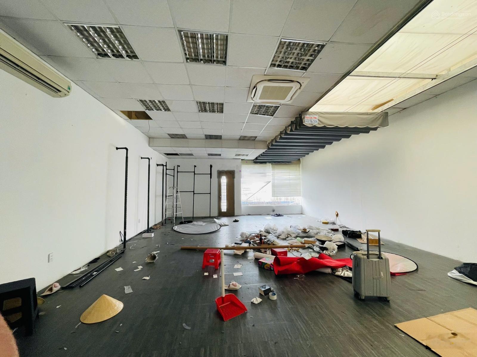 Cho thuê Nhà Mặt tiền số 768B - 768C Sư Vạn Hạnh, Quận 10 - đối diện Vạn Hạnh Mall