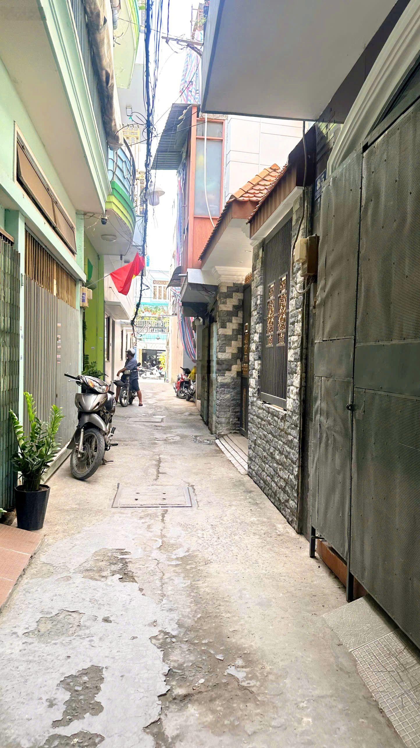 14m2 - nhỉnh 2 tỷ - căn góc 3 tầng bùi thế mỹ gần lê đại hành