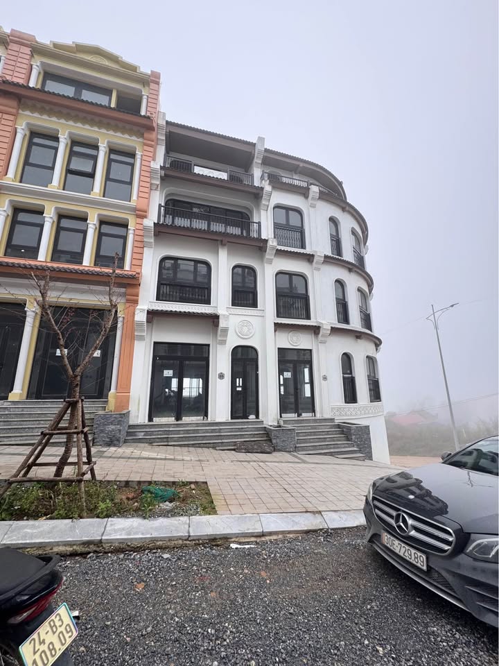 Dinh thự cổ kính Tây Bắc Sa Pa - Kiến trúc độc đáo, view triệu đô