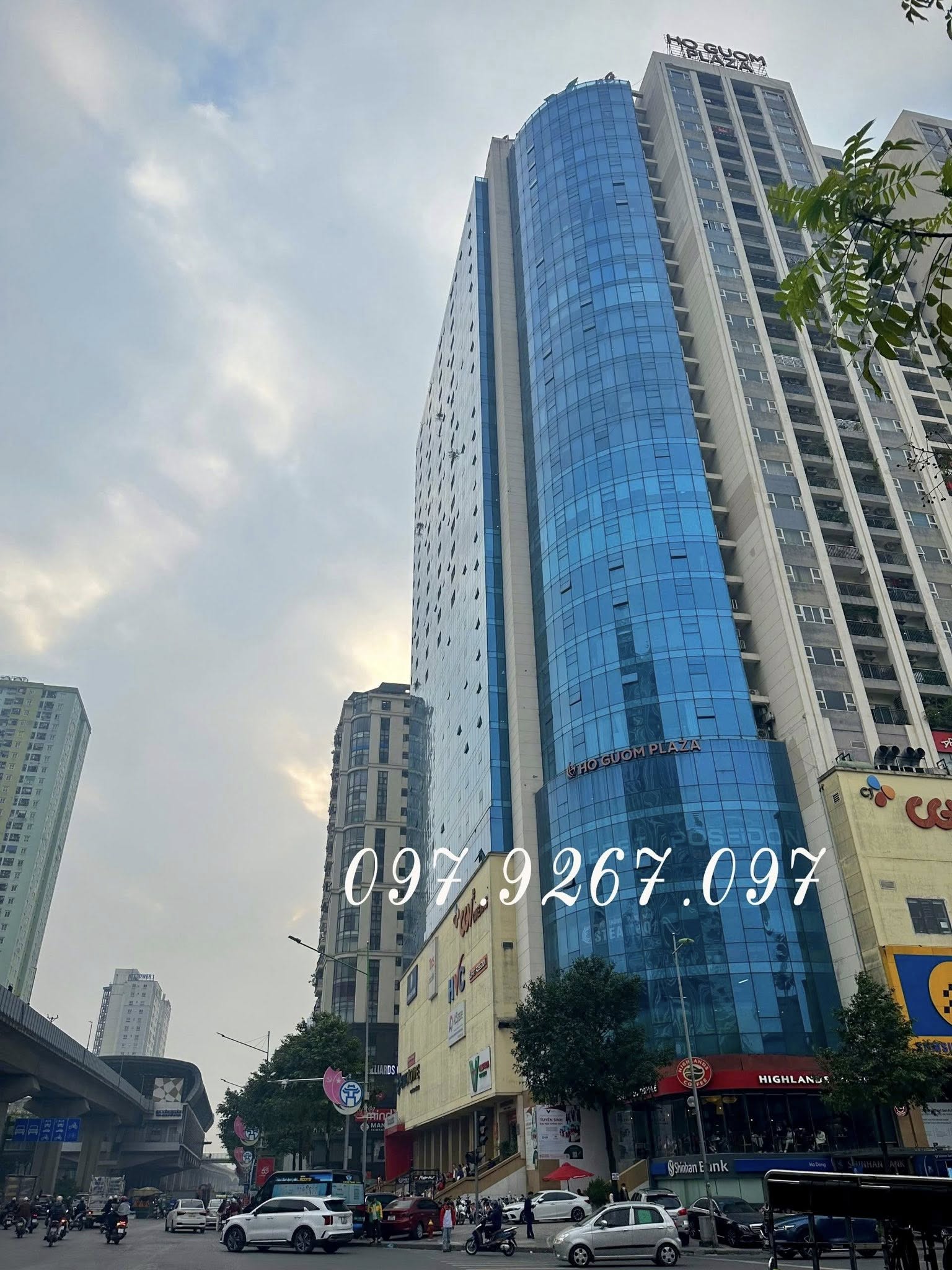 Diện tích 39m², nằm ngay gần mặt phố, hưởng trọn vẹn lợi thế ngõ thông cực thoáng đãng